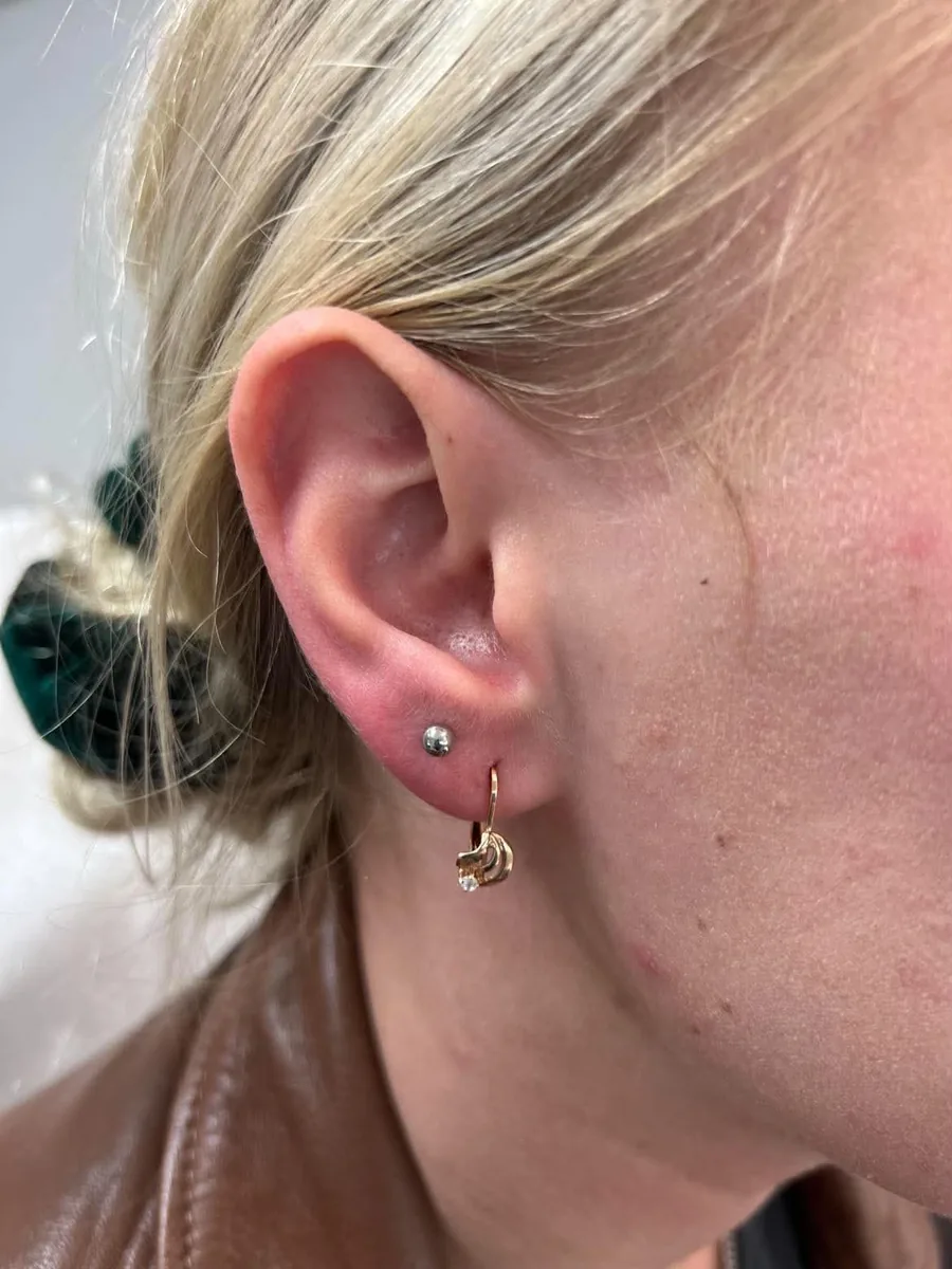 Piercing ucha — helix i tragus, MaeStria Lublin